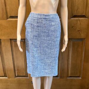 Escada Blue Pencil Skirt Knee-Length  L 22”
33”waist.Side pockets.Silk/Cot L/42
